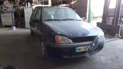 Здавання транспортного засобу ford fiesta berlina (dx) fiesta року 1999 потужний rtj