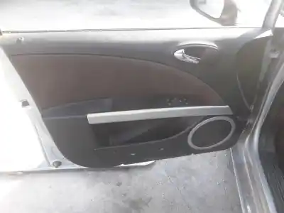 Здавання транспортного засобу seat leon (1p1) reference року 2007 потужний bxe