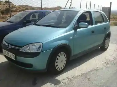 Sloopvoertuig opel corsa c elegance van het jaar 2002 aangedreven z12xe