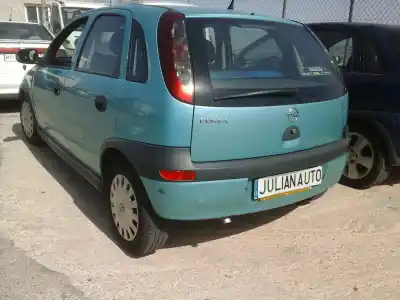 Sloopvoertuig opel corsa c elegance van het jaar 2002 aangedreven z12xe