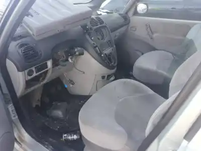 Sloopvoertuig citroen xsara picasso xsara picasso van het jaar 2004 aangedreven rhy