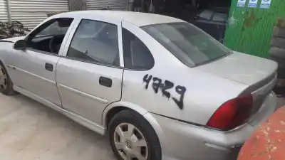 Sloopvoertuig opel vectra b berlina berlina van het jaar 2002 aangedreven z16xe