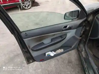 Sloopvoertuig skoda fabia (6y2/6y3) comfort van het jaar 2000 aangedreven aze