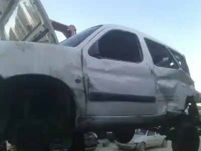 Veículo de Sucata CITROEN BERLINGO 2.0 HDi 600 Furg. do ano 2004 alimentado RHY