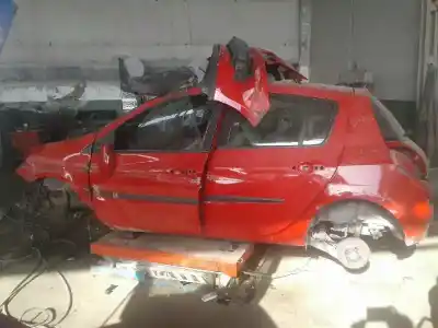 Veículo de Sucata RENAULT CLIO III Confort Expression do ano 2006 alimentado K9K T7