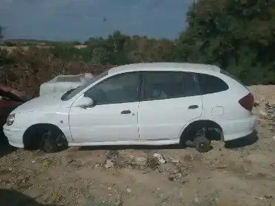 Veículo de Sucata kia rio ipanema berlina do ano 2001 alimentado a3e