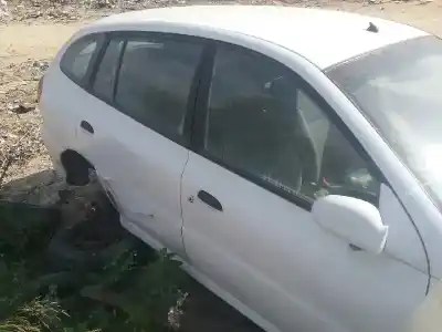 Veículo de Sucata kia rio ipanema berlina do ano 2001 alimentado a3e