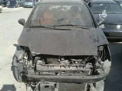 Veículo de Sucata CITROEN C2 Empresa do ano 2004 alimentado 8HX