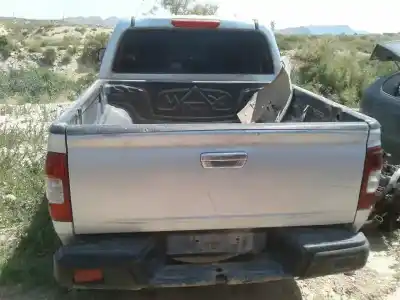 Veicolo di demolizione isuzu d-max double cab custom 4wd dell'anno 2007 alimentato 4jj1e4c