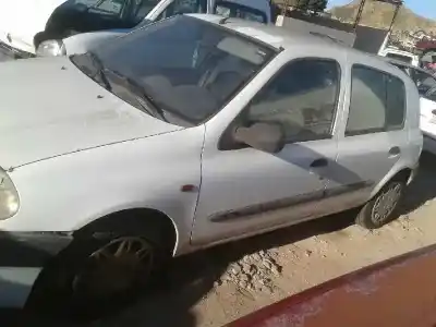 Здавання транспортного засобу renault clio ii fase i (b/cbo) 1.2 року 2001 потужний d7f