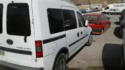 Veicolo di demolizione opel combo familiar dell'anno 2006 alimentato z17dth
