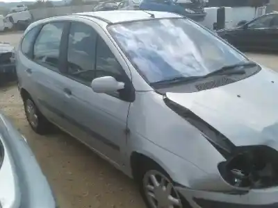 Scrapping Vehicle renault   of the year 1999 powered f4r744