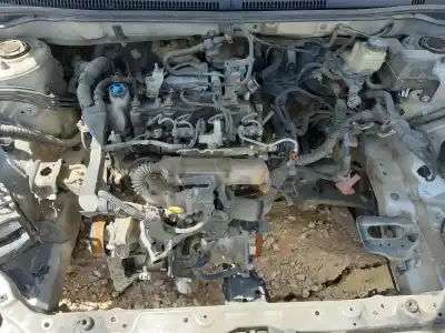 Sloopvoertuig toyota corolla (_e12_) 1.4 d (nde120_) van het jaar 2006 aangedreven 1ndtv