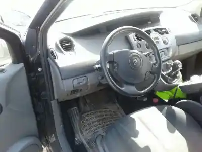 Scrapping Vehicle renault scenic ii adventure by coronel tapiocca of the year 2006 powered f9q e8