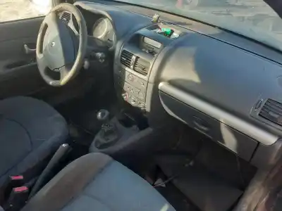 Здавання транспортного засобу renault clio ii fase ii (b/cb0) base authentique 75 cv / 55 kw року 2005 потужний g/d4f g7