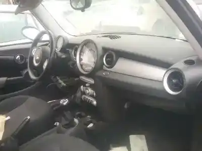 Veículo de Sucata bmw mini (r56) one do ano 2001 alimentado n12b14a