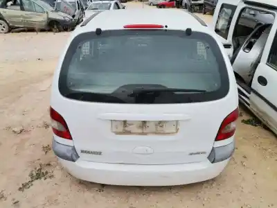 Scrapping Vehicle renault scenic (ja..) 1.9 dci authentique of the year 2002 powered f9q k7