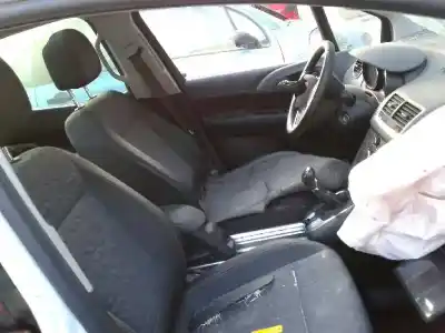 Veículo de Sucata opel meriva b excellence do ano 2013 alimentado a17dts