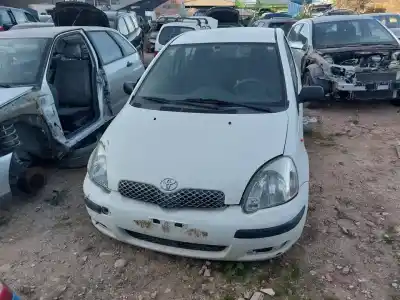 Veículo de Sucata TOYOTA YARIS (NCP1/NLP1/SCP1) 1.0 Linea Luna do ano 2003 alimentado 1SZFE
