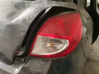 Veicolo di demolizione renault clio iii pack authentique dell'anno 2001 alimentato 