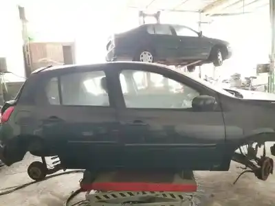 Veicolo di demolizione renault clio iii pack authentique dell'anno 2001 alimentato 