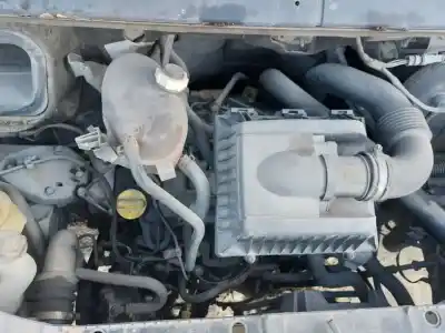 Здавання транспортного засобу renault master ii phase 2 combi combi 3t5 l2 9-pl. caja cerrada/techo elev. 114 cv / 84 kw року 2001 потужний 