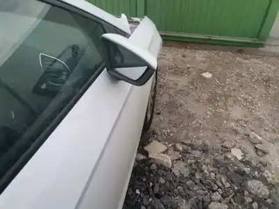 Veículo de Sucata seat leon (5f1) 1.6 tdi do ano 2013 alimentado clh