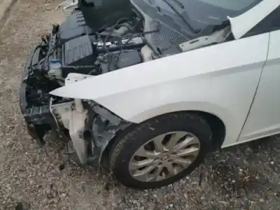 Veículo de Sucata seat leon (5f1) 1.6 tdi do ano 2013 alimentado clh