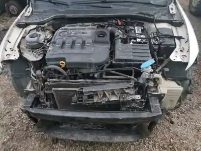 Veículo de Sucata seat leon (5f1) 1.6 tdi do ano 2013 alimentado clh