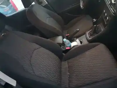 Veículo de Sucata seat leon (5f1) 1.6 tdi do ano 2013 alimentado clh