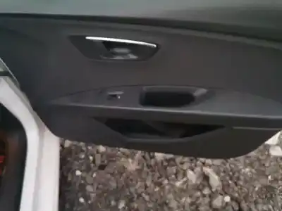 Veículo de Sucata seat leon (5f1) 1.6 tdi do ano 2013 alimentado clh