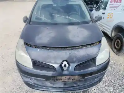 Veículo de Sucata renault clio iii 20 aniversario 90 cv / 66 kw do ano 2007 alimentado k9k m7
