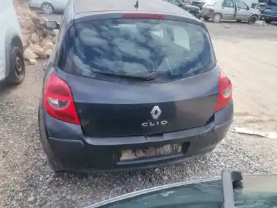 Veículo de Sucata renault clio iii 20 aniversario 90 cv / 66 kw do ano 2007 alimentado k9k m7