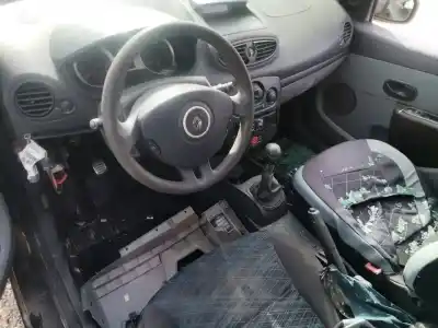 Veículo de Sucata renault clio iii 20 aniversario 90 cv / 66 kw do ano 2007 alimentado k9k m7