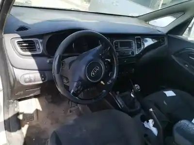 Veículo de Sucata kia carens iv 1.7 crdi do ano 2015 alimentado d4fd