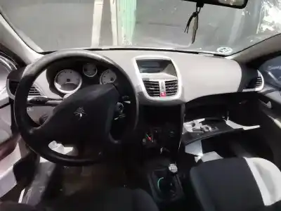 Vehicul casat PEUGEOT 207  al anului 2010 alimentat G-KFT
