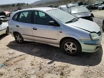 Veicolo di demolizione NISSAN ALMERA TINO (V10M)  dell'anno 2001 alimentato YD22DDTI