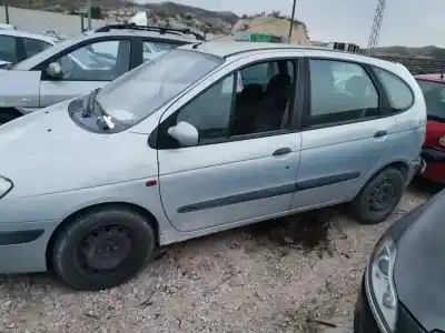 Veicolo di demolizione RENAULT SCENIC (JA..)  dell'anno 2001 alimentato K4M A7