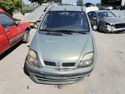 Veicolo di demolizione RENAULT MEGANE II BERLINA 5P  dell'anno 2002 alimentato F9Q Q7