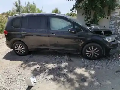 Verschrottungsfahrzeug VOLKSWAGEN TOURAN (5T1)  des Jahres 2018 angetrieben DGD