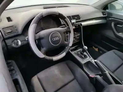 Scrapping Vehicle audi a4 b6 (8e2) 1.9 tdi of the year 2003 powered awx