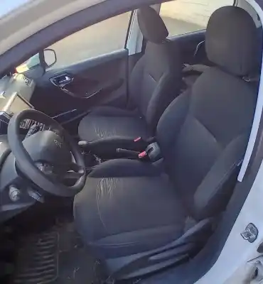 Scrapping Vehicle peugeot 208 i (ca_, cc_) 1.5 bluehdi 100 of the year 0 powered yhy