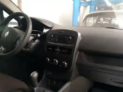 Veículo de Sucata renault clio iv (bh_) gasóleo 2014 5p do ano 2014 alimentado k9k 612