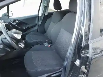 Scrapping Vehicle peugeot 208 i (ca_, cc_) 1.2 vti 82 of the year 0 powered hmz (eb2f)