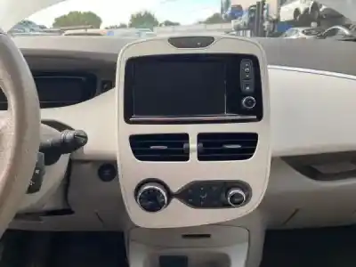 Veicolo di demolizione renault zoe (bfm_) zoe (bfmc) 5aq605 dell'anno 0 alimentato 