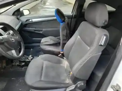 Здавання транспортного засобу opel astra h gtc (a04) 1.7 cdti (l08) року 0 потужний 