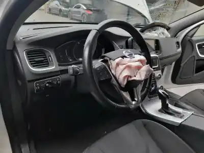 Veicolo di demolizione volvo v60 i (155) d3 / d4 dell'anno 0 alimentato d 4204 t4