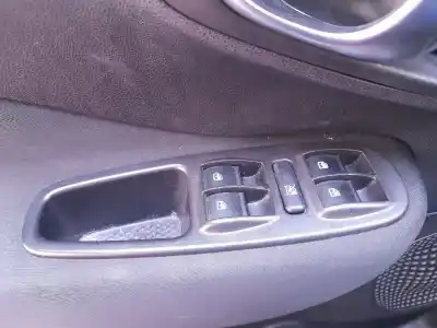 Veículo de Sucata fiat 500l (351_, 352_) 1.4 (199lyb1b) do ano 0 alimentado 843 a1.000