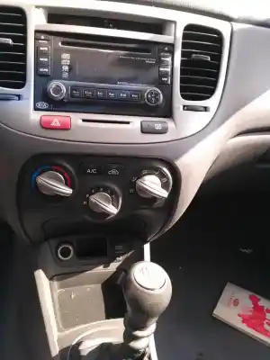 Veículo de Sucata kia rio ii (jb) gasóleo 2006 5p do ano 2018 alimentado d4fa