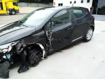 Vehicul casat renault clio v (bf_) 1.5 blue dci 115 (b7ad) al anului 2020 alimentat 